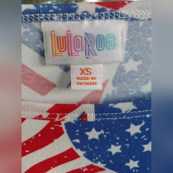 LulaRoe Irma Size XS Patriotic T-shirt NWT - Picture 2 of 5